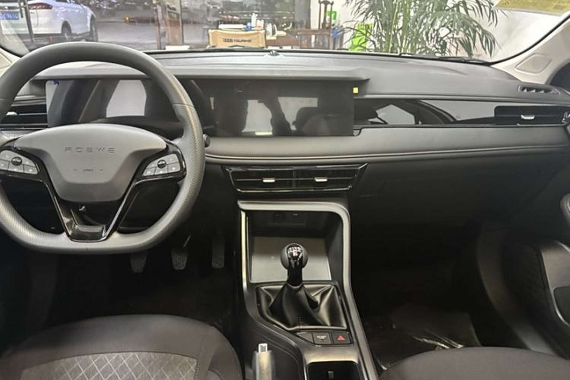Used Roewe i5 2026 Model 1.5L Manual Comfort Version Interior 1