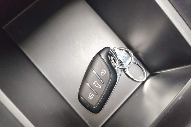 Used Roewe i5 2026 Model 1.5L CVT Luxury Version Interior 1