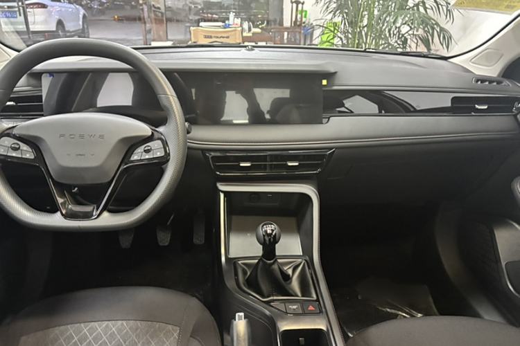 Used Roewe i5 2026 Model 1.5L Manual Comfort Version Interior 1