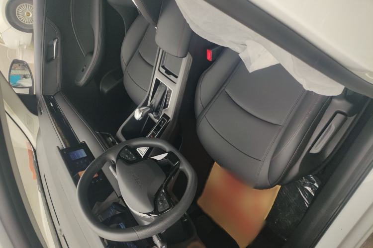 Used Roewe i5 2026 Model 1.5L CVT Luxury Version Interior 1