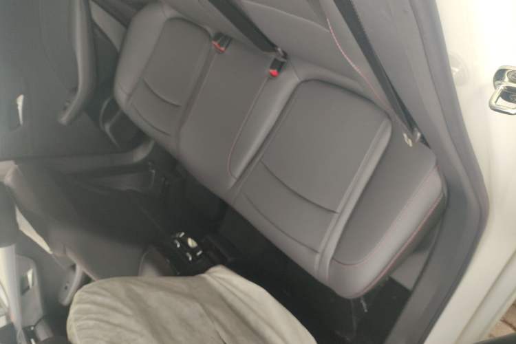 Used Roewe i5 2026 Model 1.5L CVT Luxury Version Interior 2