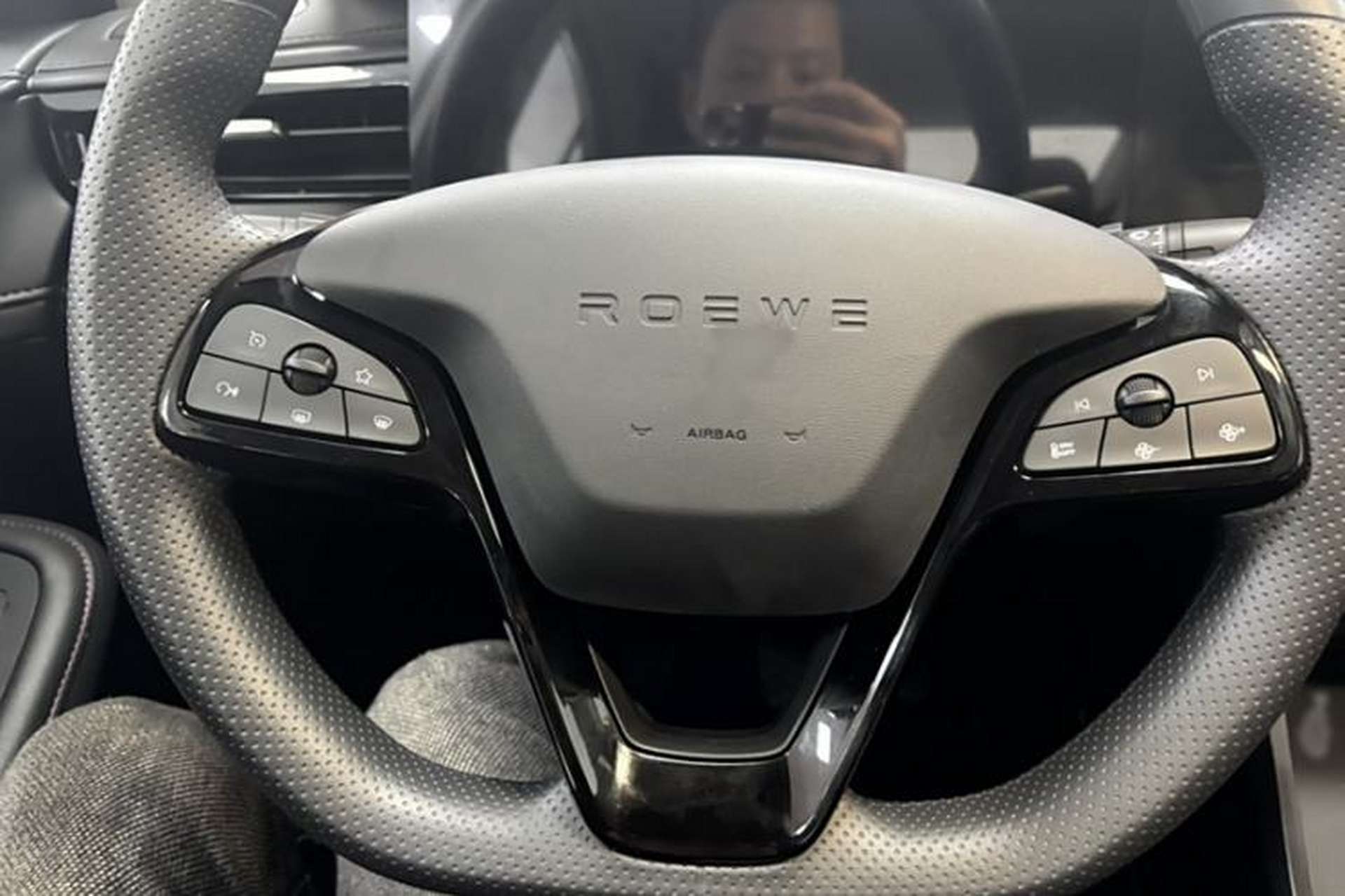 Used Roewe i5 2026 Model 1.5L Manual Comfort Version Interior 3
