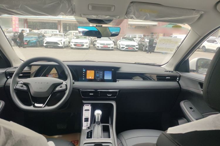 Used Roewe i5 2026 Model 1.5L CVT Luxury Version Interior 3