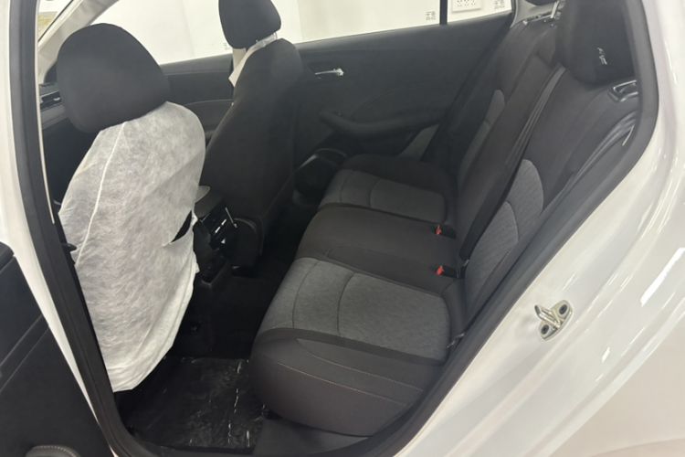 Used Roewe i5 2026 Model 1.5L Manual Comfort Version Interior 7
