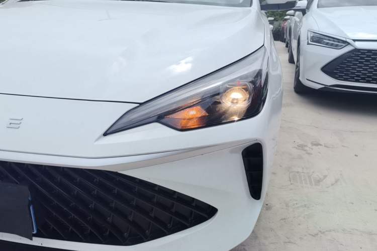 Used Roewe i5 2026 Model 1.5L CVT Luxury Version Left Front Headlight