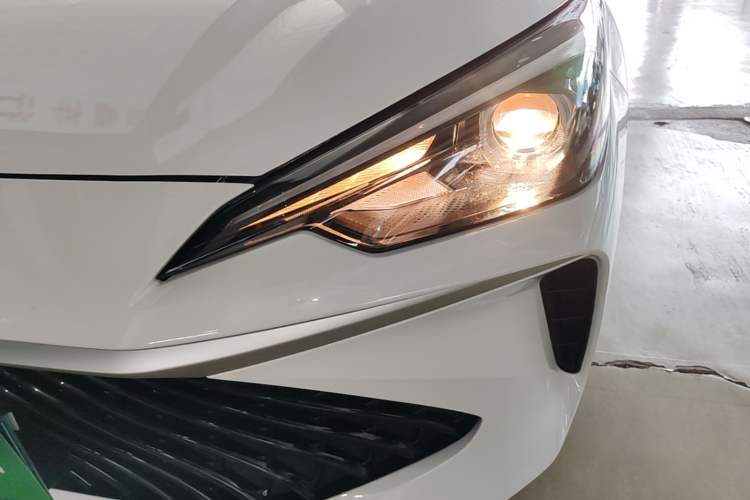 Used Roewe i5 2026 Model 1.5L CVT Luxury Version Left Front Headlight
