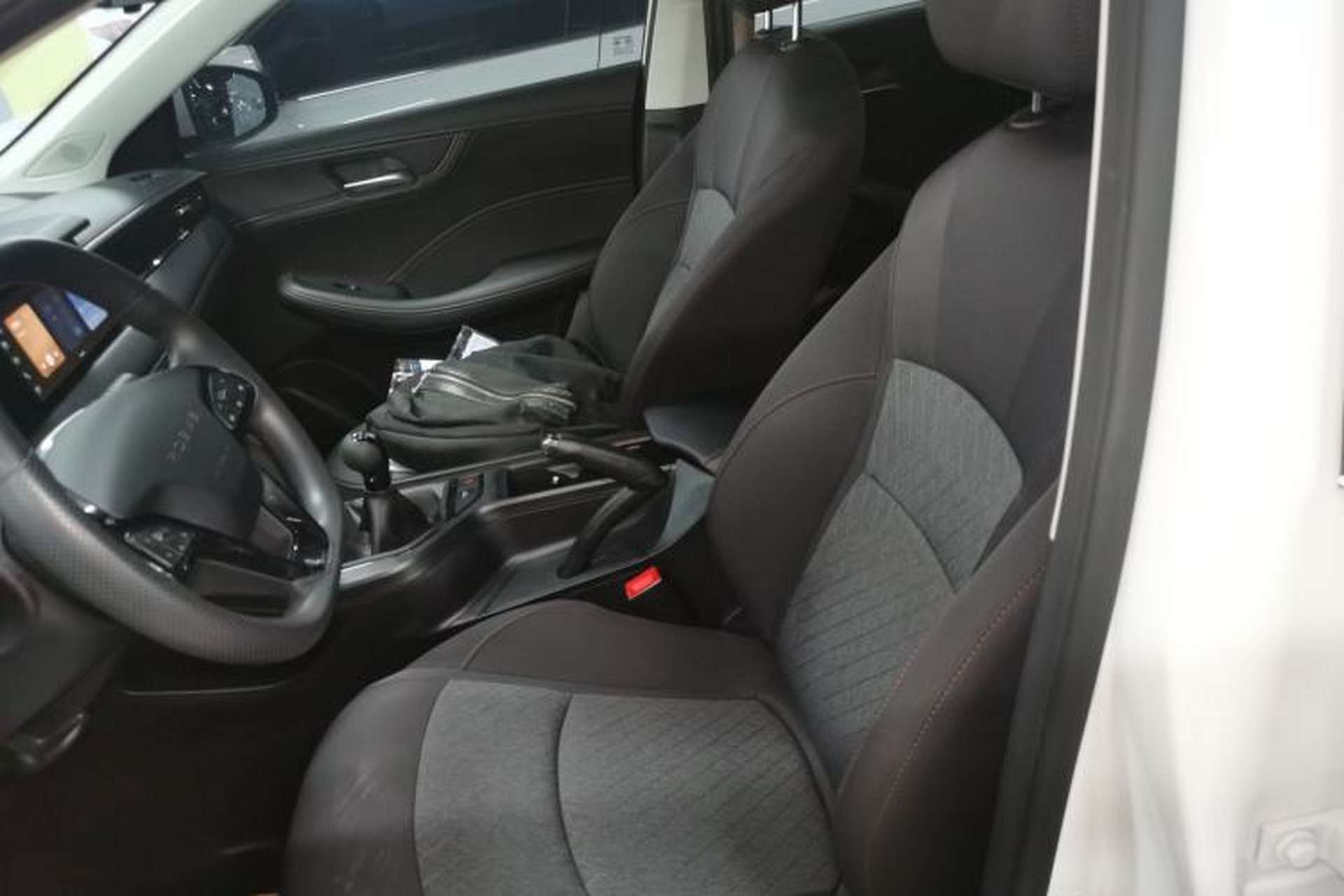 Used Roewe i5 2026 Model 1.5L Manual Comfort Version Left Front Seat