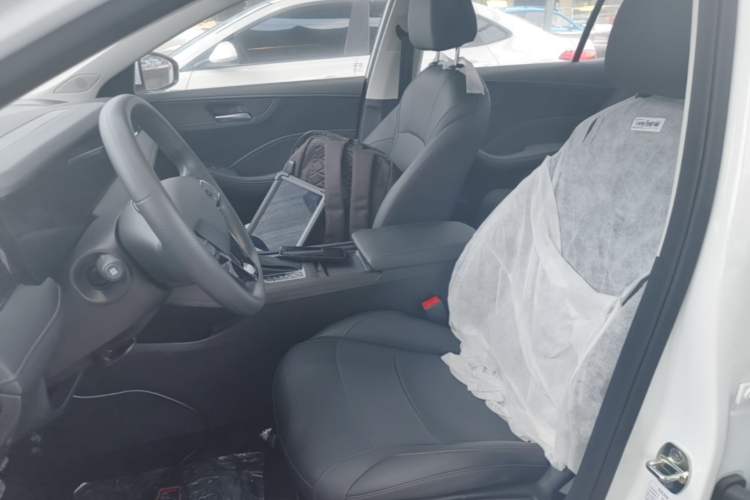 Used Roewe i5 2026 Model 1.5L CVT Luxury Version Left Front Seat