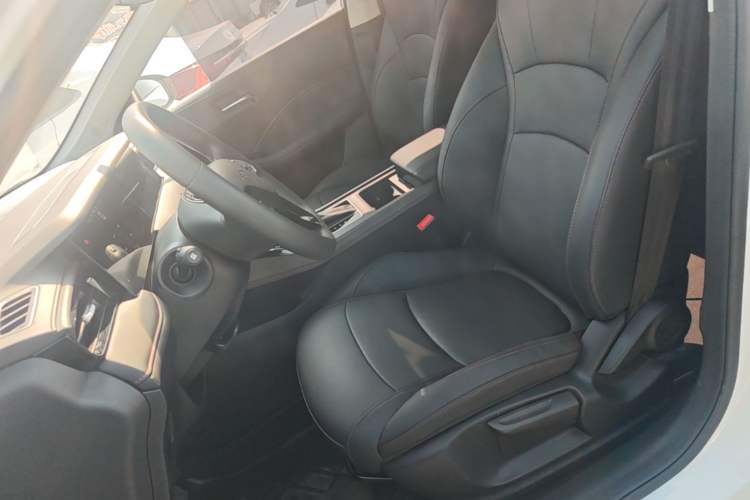 Used Roewe i5 2026 Model 1.5L CVT Luxury Version Left Front Seat