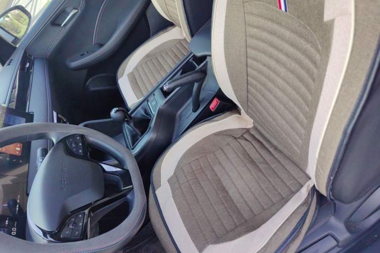 Used Roewe i5 2026 Model 1.5L Manual Comfort Version Left Front Seat