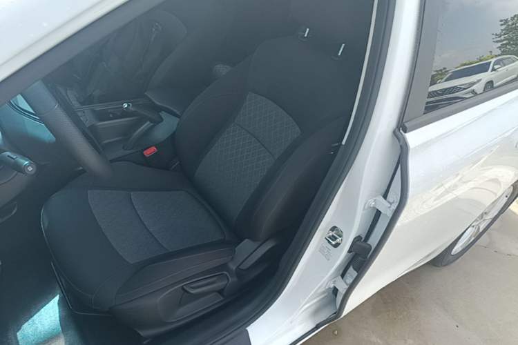 Used Roewe i5 2026 Model 1.5L Manual Comfort Version Left Front Seat