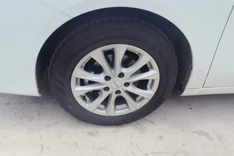 Used Roewe i5 2026 Model 1.5L CVT Luxury Version Left Front Wheel Hub