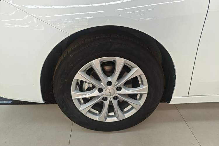 Used Roewe i5 2026 Model 1.5L CVT Luxury Version Left Front Wheel Hub