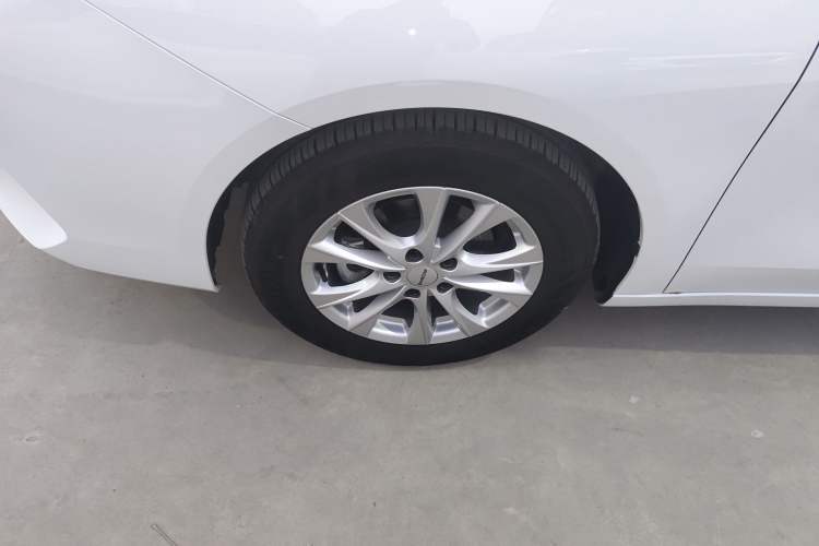 Used Roewe i5 2026 Model 1.5L Manual Comfort Version Left Front Wheel Hub