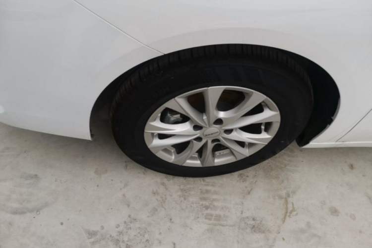 Used Roewe i5 2026 Model 1.5L CVT Luxury Version Left Front Wheel Hub