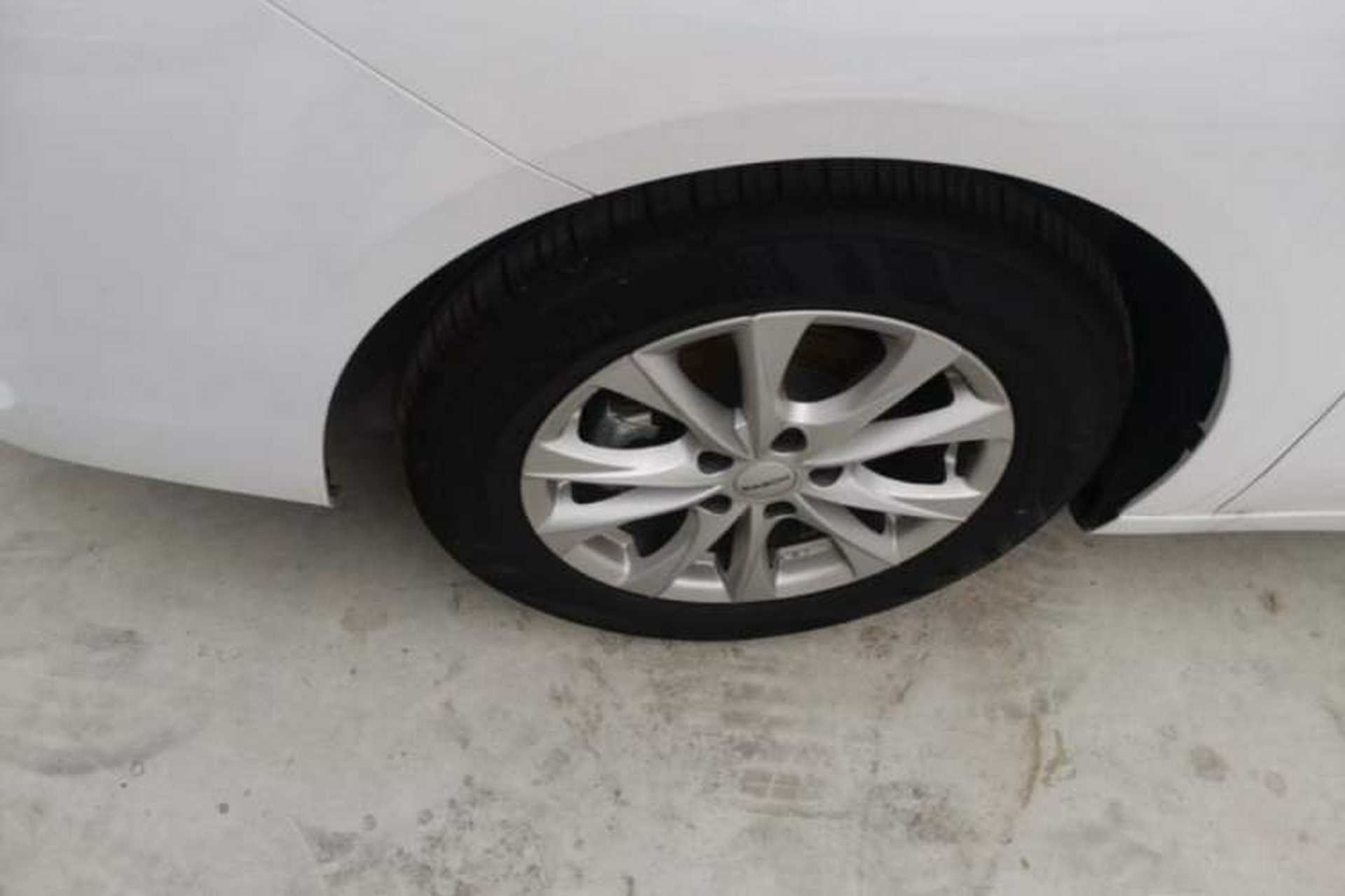 Used Roewe i5 2026 Model 1.5L CVT Luxury Version Left Front Wheel Hub