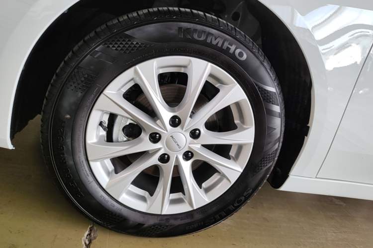 Used Roewe i5 2026 Model 1.5L CVT Luxury Version Left Front Wheel Hub