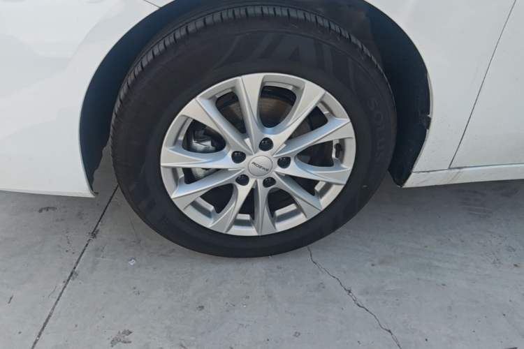 Used Roewe i5 2026 Model 1.5L CVT Luxury Version Left Front Wheel Hub
