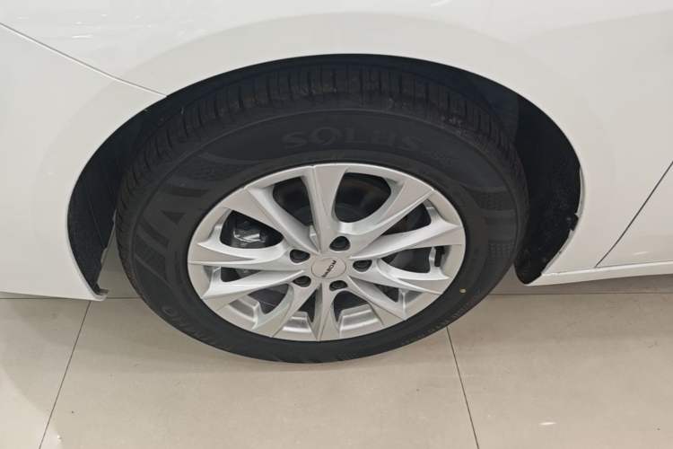 Used Roewe i5 2026 Model 1.5L CVT Luxury Version Left Front Wheel Hub