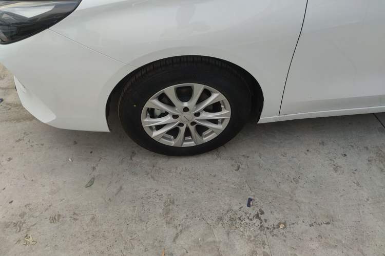 Used Roewe i5 2026 Model 1.5L CVT Luxury Version Left Front Wheel Hub
