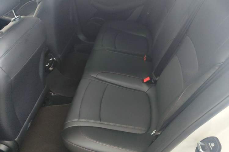 Used Roewe i5 2026 Model 1.5L CVT Luxury Version Left Rear Seat