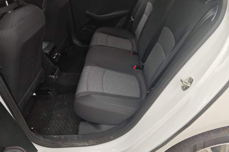 Used Roewe i5 2026 Model 1.5L Manual Comfort Version Left Rear Seat