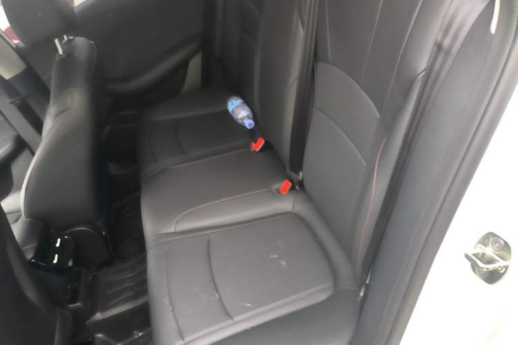 Used Roewe i5 2026 Model 1.5L CVT Luxury Version Left Rear Seat