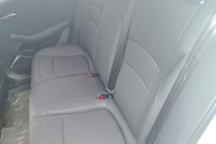 Used Roewe i5 2026 Model 1.5L CVT Luxury Version Left Rear Seat