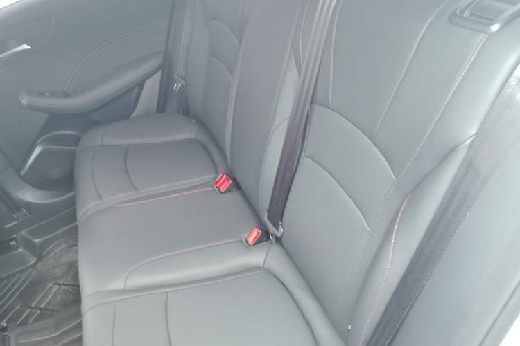 Used Roewe i5 2026 Model 1.5L CVT Luxury Version Left Rear Seat