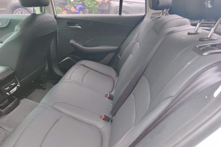 Used Roewe i5 2026 Model 1.5L CVT Luxury Version Left Rear Seat