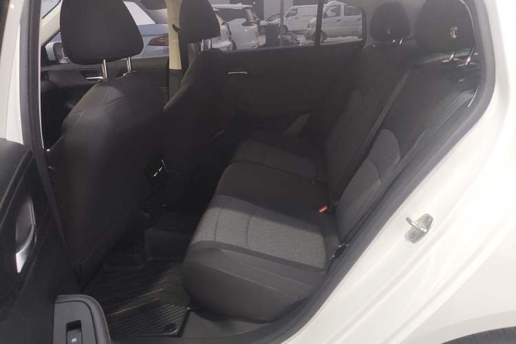 Used Roewe i5 2026 Model 1.5L Manual Comfort Version Left Rear Seat