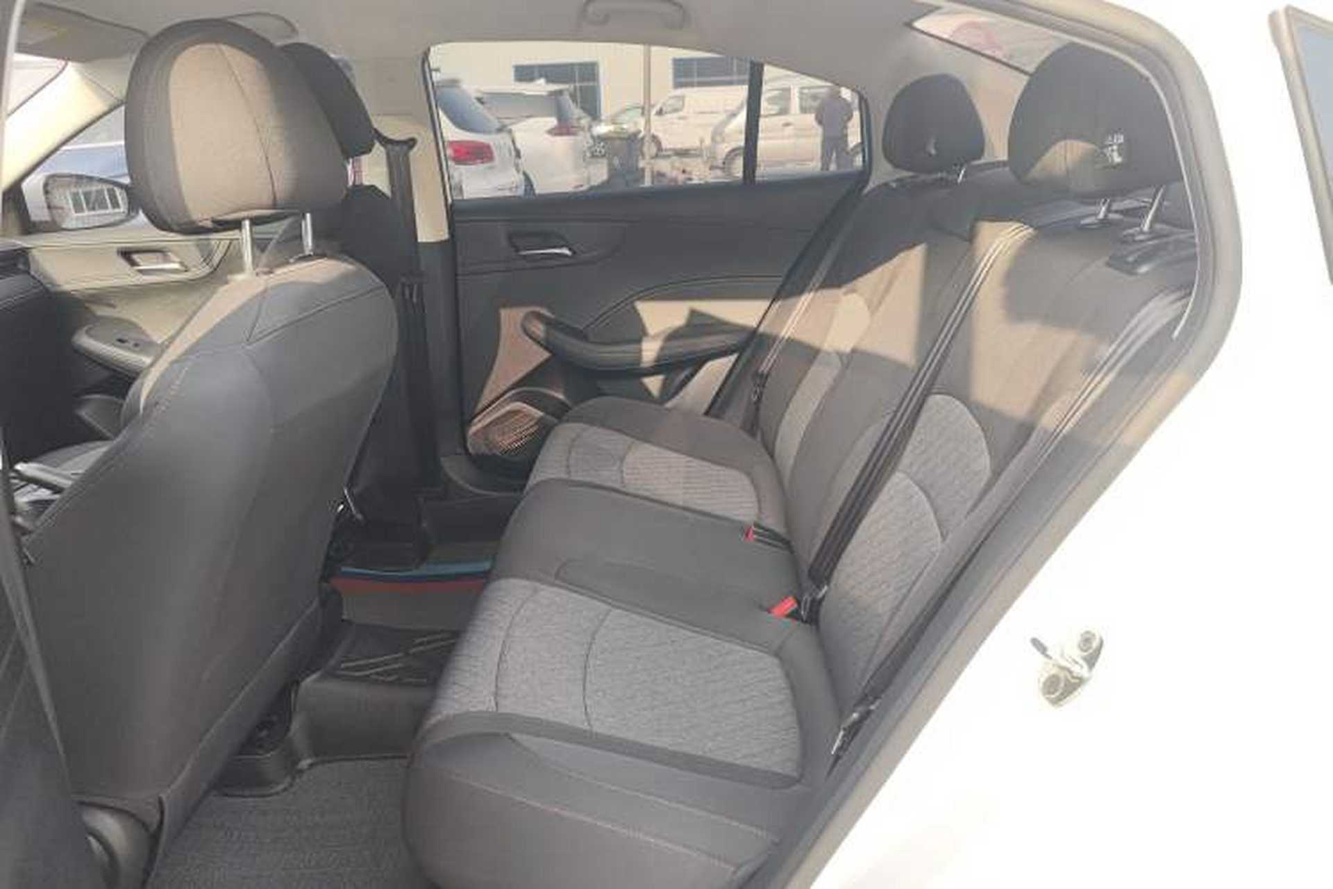 Used Roewe i5 2026 Model 1.5L Manual Comfort Version Left Rear Seat