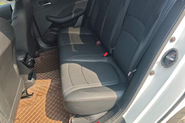 Used Roewe i5 2026 Model 1.5L CVT Luxury Version Left Rear Seat