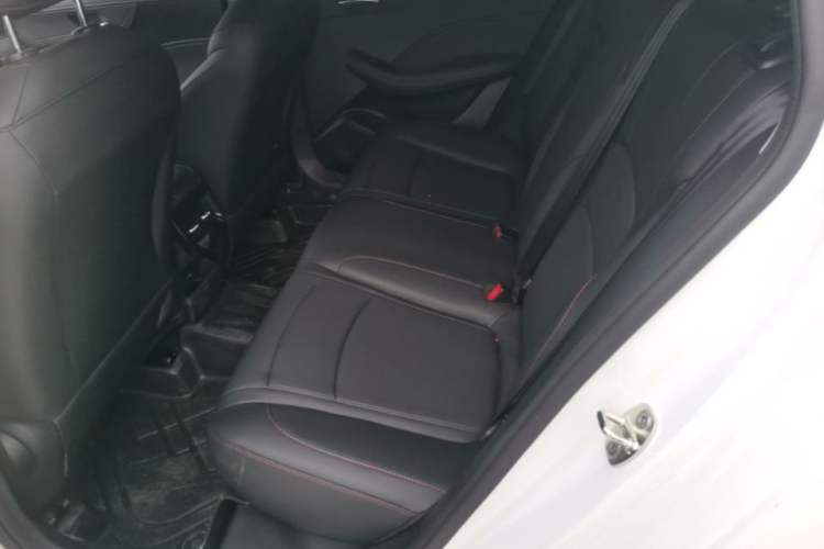 Used Roewe i5 2026 Model 1.5L CVT Luxury Version Left Rear Seat