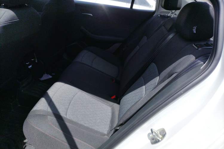 Used Roewe i5 2026 Model 1.5L Manual Comfort Version Left Rear Seat