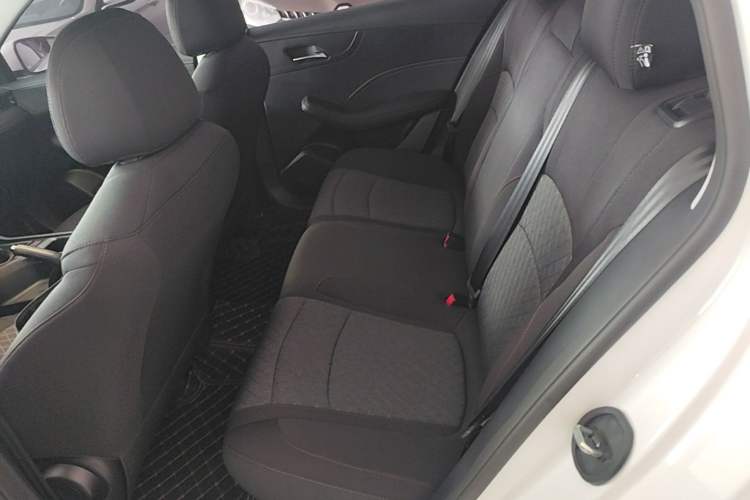 Used Roewe i5 2026 Model 1.5L Manual Comfort Version Left Rear Seat