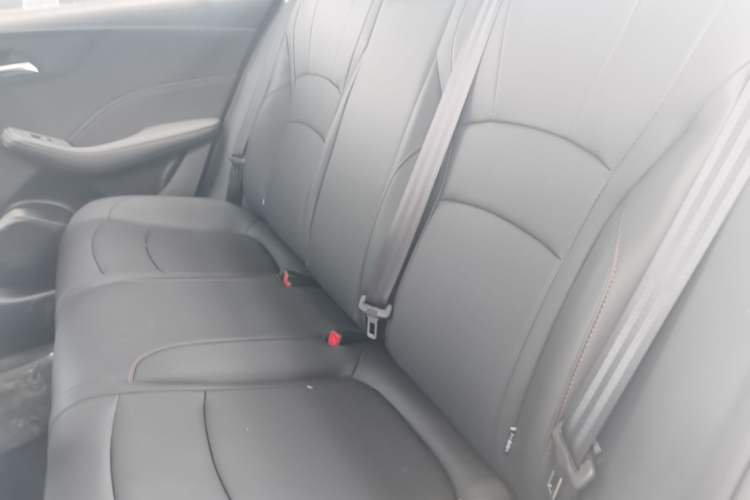 Used Roewe i5 2026 Model 1.5L CVT Luxury Version Left Rear Seat