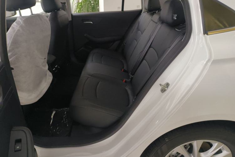 Used Roewe i5 2026 Model 1.5L CVT Luxury Version Left Rear Seat