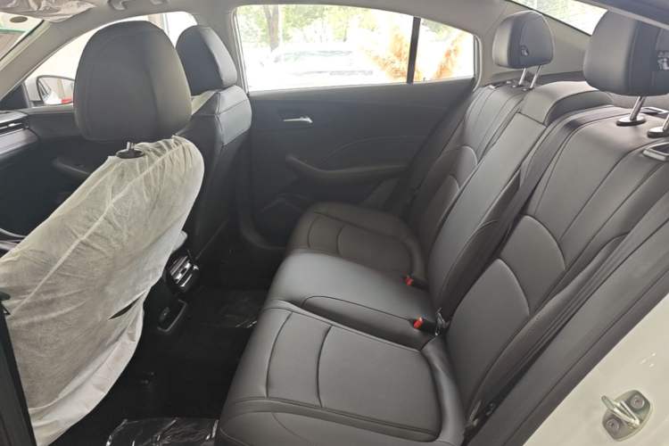 Used Roewe i5 2026 Model 1.5L CVT Luxury Version Left Rear Seat