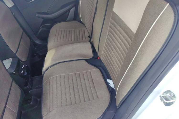 Used Roewe i5 2026 Model 1.5L Manual Comfort Version Left Rear Seat