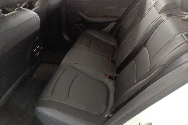 Used Roewe i5 2026 Model 1.5L CVT Luxury Version Left Rear Seat
