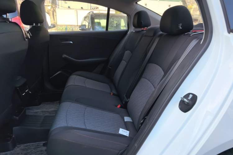 Used Roewe i5 2026 Model 1.5L Manual Comfort Version Left Rear Seat