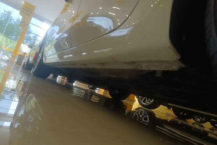 Used Roewe i5 2026 Model 1.5L Manual Comfort Version Left Side Sill