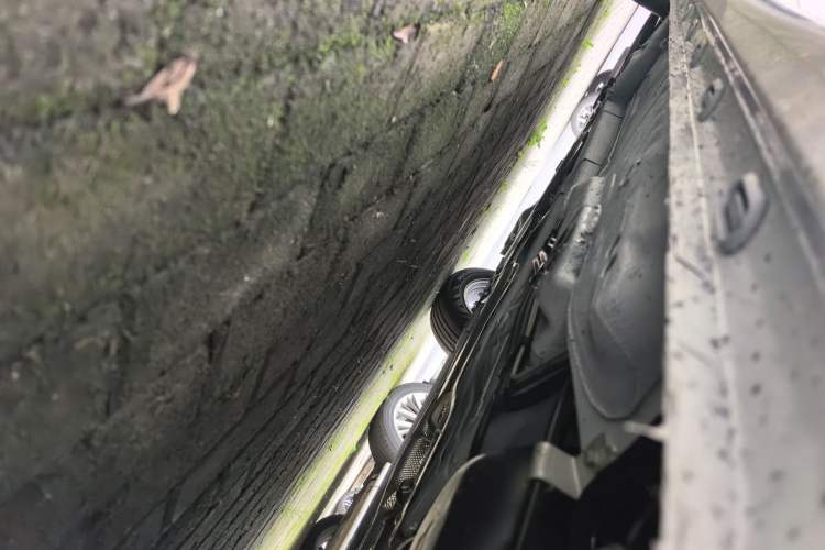 Used Roewe i5 2026 Model 1.5L Manual Comfort Version Left Side Sill