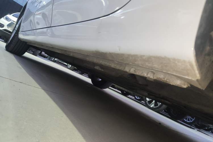 Used Roewe i5 2026 Model 1.5L Manual Comfort Version Left Side Sill