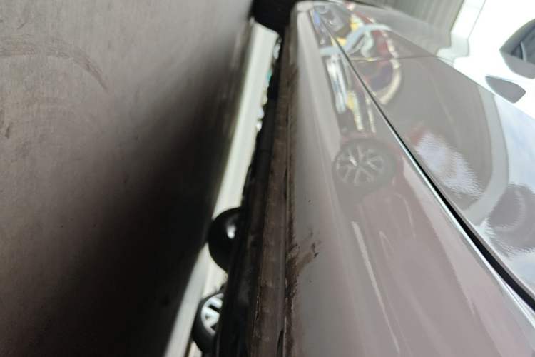 Used Roewe i5 2026 Model 1.5L CVT Luxury Version Left Side Sill