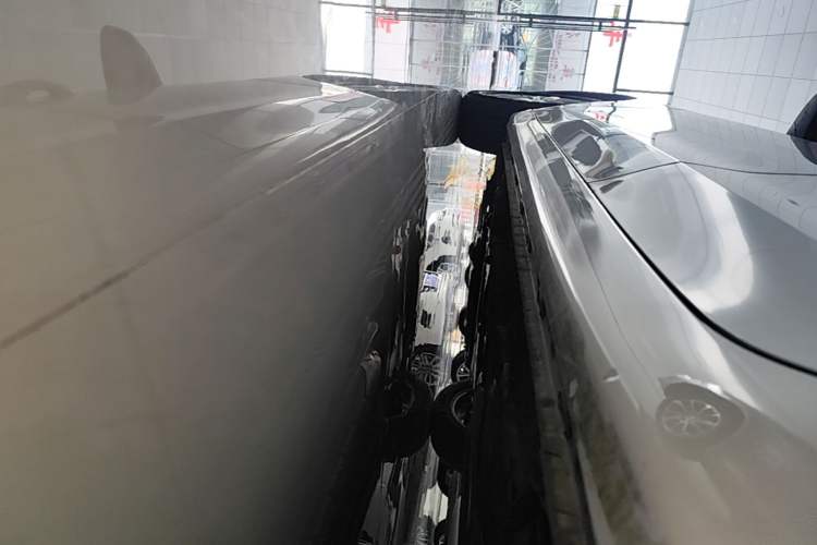 Used Roewe i5 2026 Model 1.5L Manual Comfort Version Left Side Sill