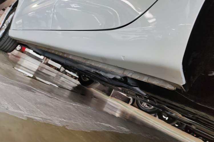 Used Roewe i5 2026 Model 1.5L CVT Luxury Version Left Side Sill