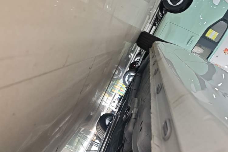 Used Roewe i5 2026 Model 1.5L CVT Luxury Version Left Side Sill