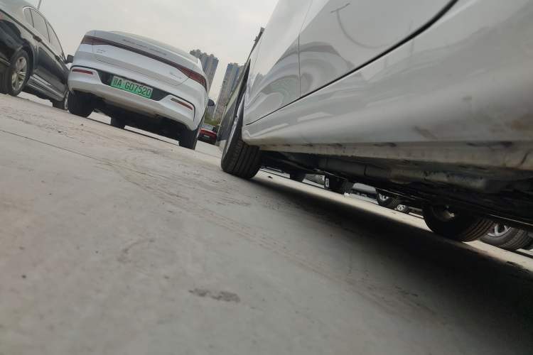 Used Roewe i5 2026 Model 1.5L CVT Luxury Version Left Side Sill